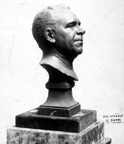 Buste de Coquelin par Auguste Maillard. © Fonds ancien, ville de Dieppe - carton n°11, doc n° 94.